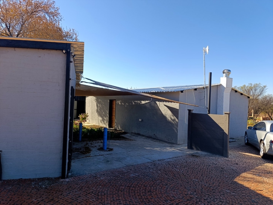 To Let Commercial Property for Rent in Bloemfontein Rural Free State